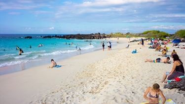 File:Kua Bay beach Big island Hawaii (45553183044).jpg - Wikimedia